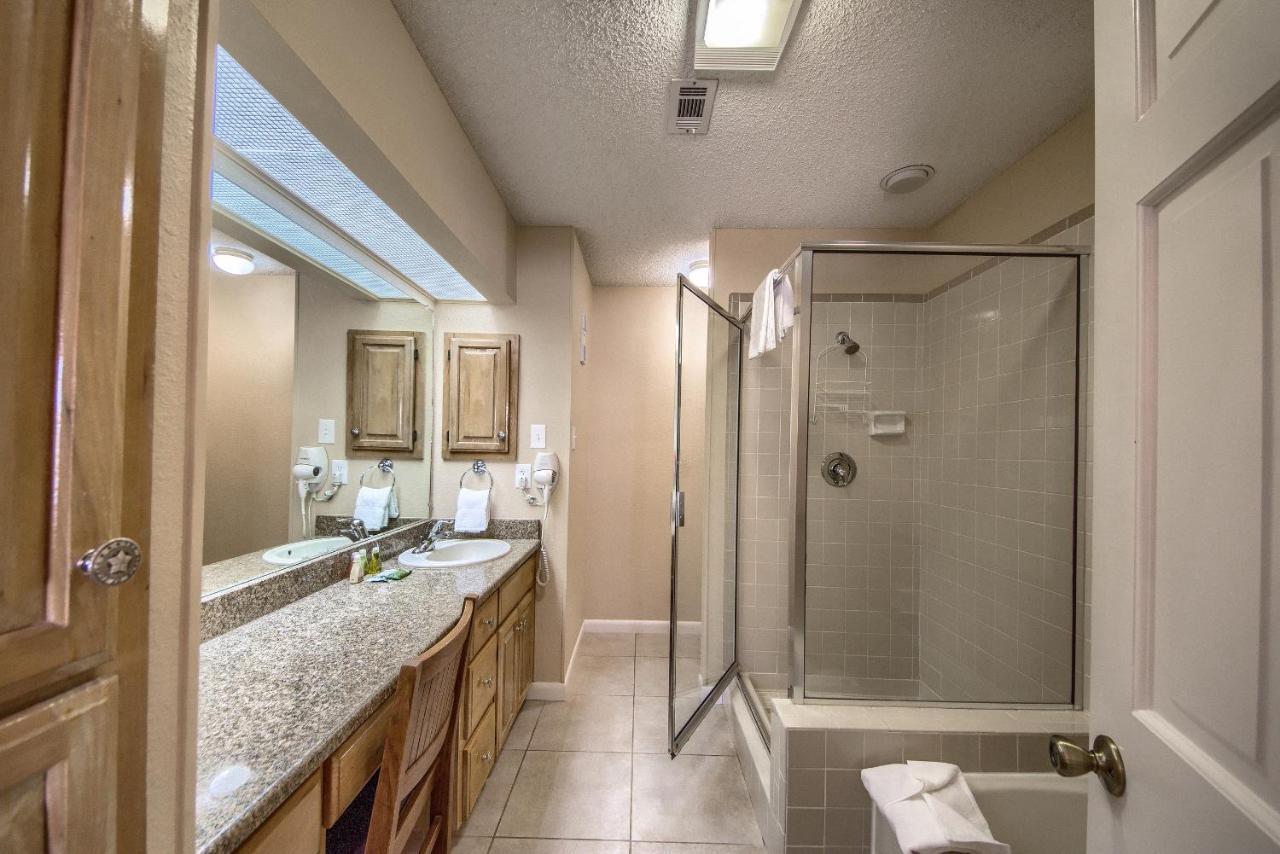 The Iron Cactus Condo On The Comal Cw C102 New Braunfels Luaran gambar