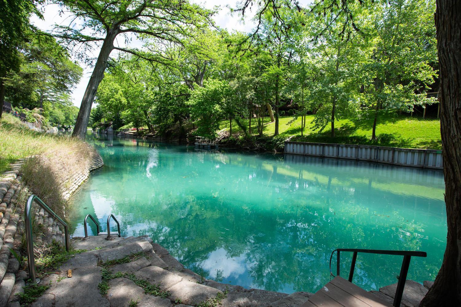 The Iron Cactus Condo On The Comal Cw C102 New Braunfels Luaran gambar