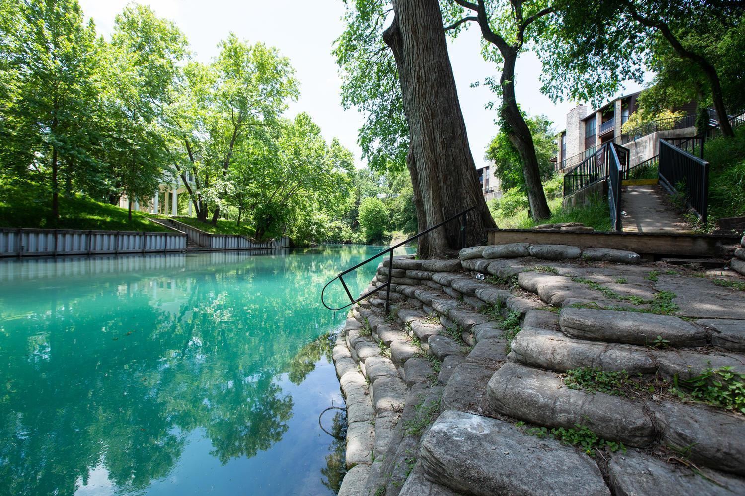 The Iron Cactus Condo On The Comal Cw C102 New Braunfels Luaran gambar