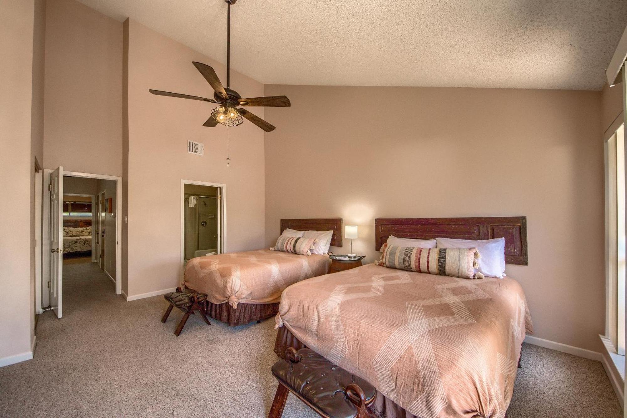 The Iron Cactus Condo On The Comal Cw C102 New Braunfels Luaran gambar