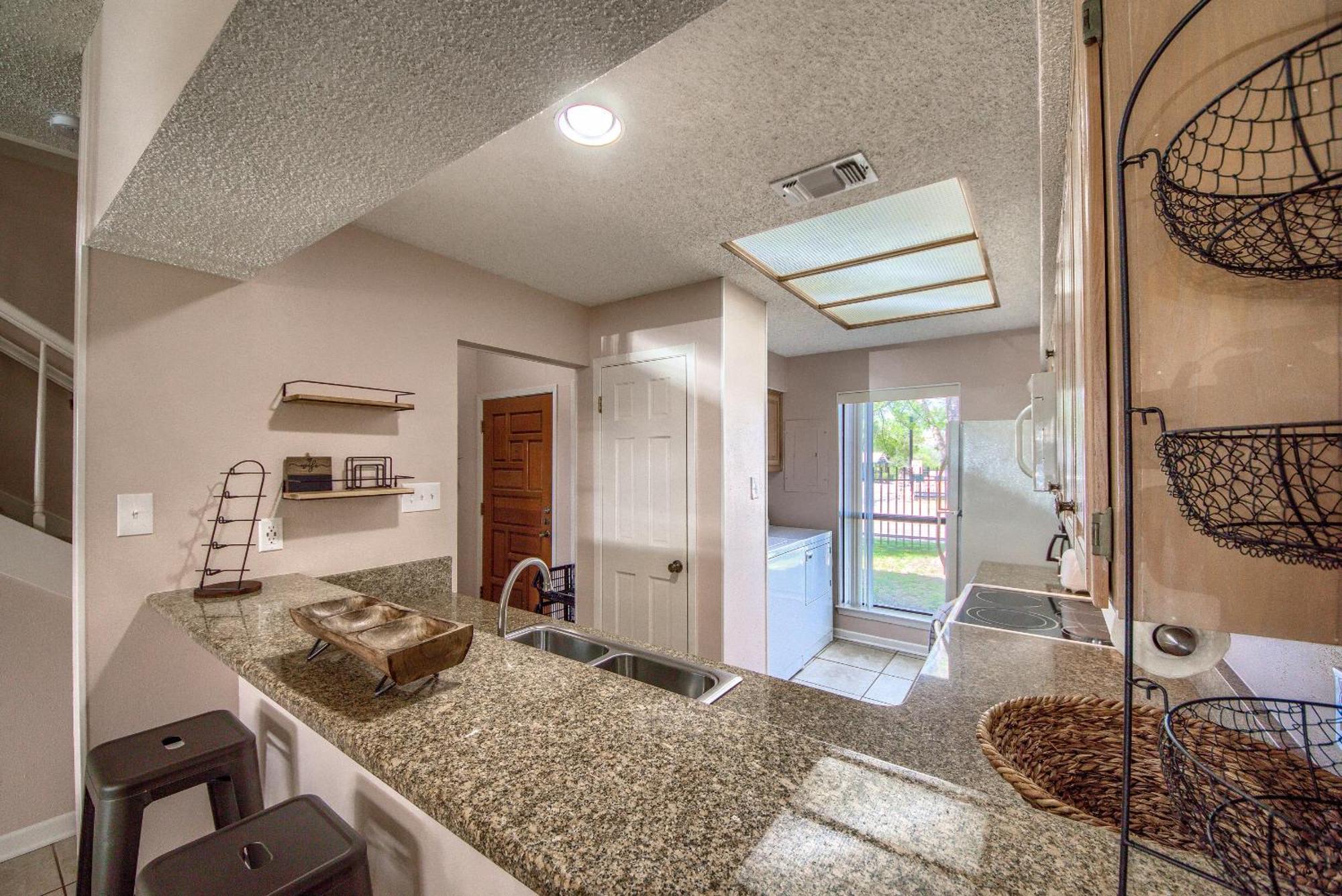 The Iron Cactus Condo On The Comal Cw C102 New Braunfels Luaran gambar