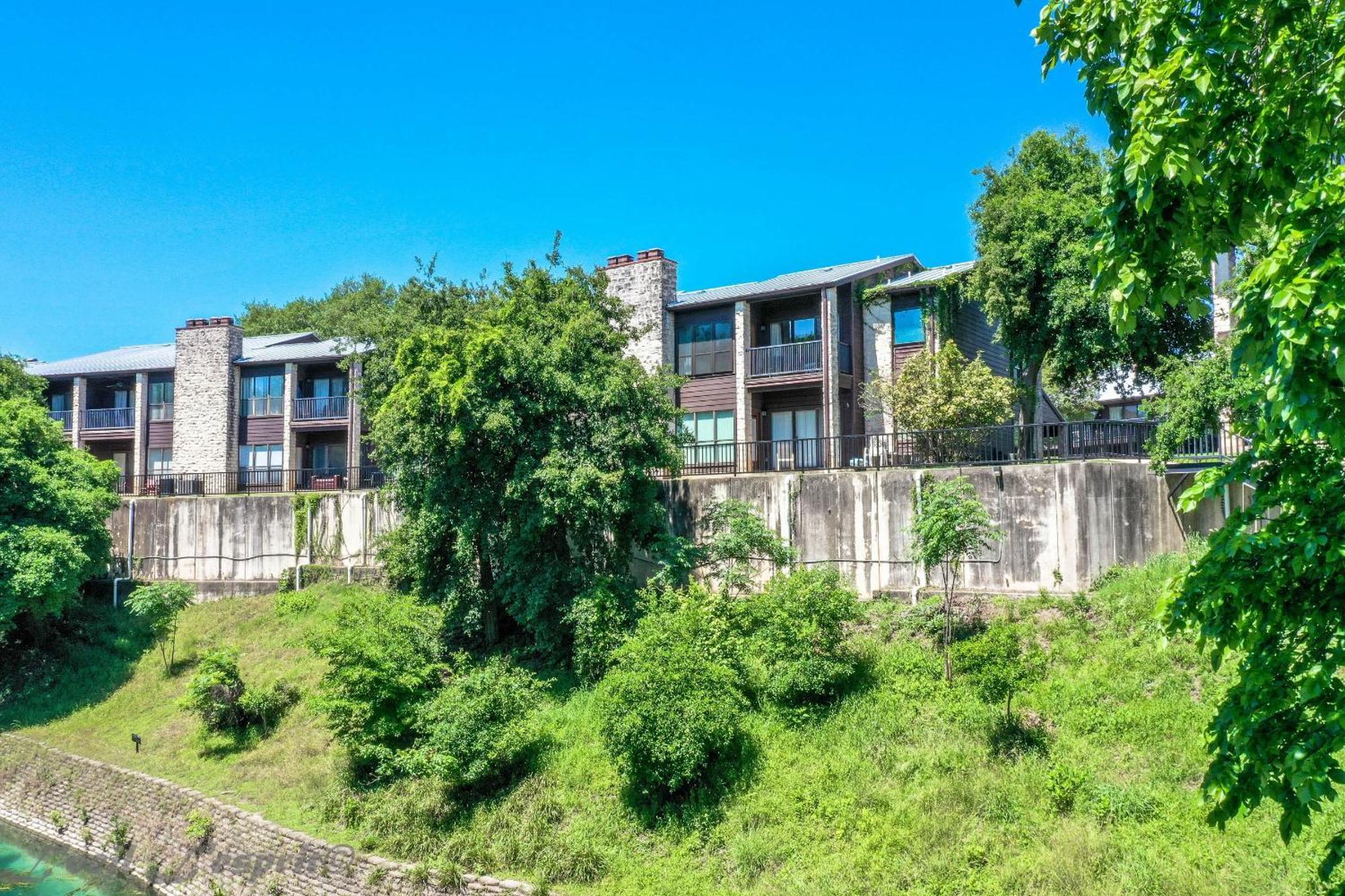 The Iron Cactus Condo On The Comal Cw C102 New Braunfels Luaran gambar